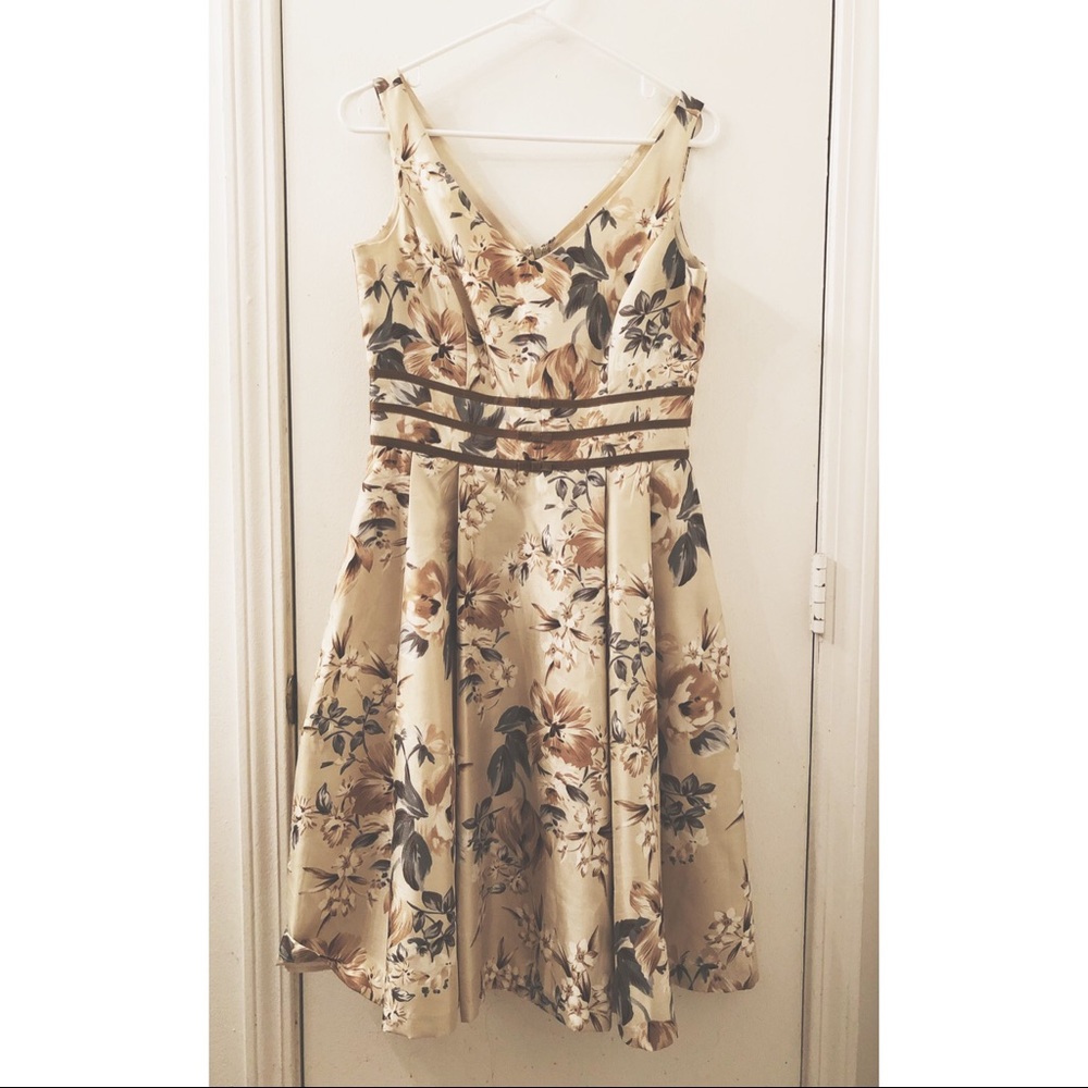 ⭐️VINTAGE⭐️ Scarlett Floral Dress